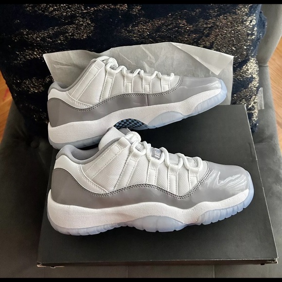 Jordan 11 retro low Size 6 New